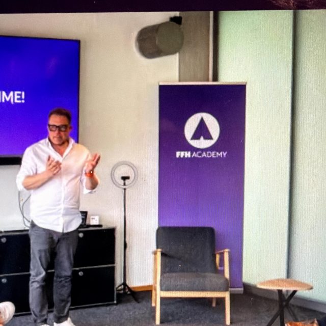 Spannender und inspirierender Termin heute bei der FFH ACADEMY im FFH Funkhaus in Bad Vilbel.
Beeindruckend, wie innovativ dort Weiterbildung, Kommunikation und Medienkompetenz gedacht werden. Moderne Ansätze, starke Perspektiven und ein sehr konstruktiver Austausch.
Danke für die offenen Gespräche und die spannenden Einblicke.
Freue mich auf alles, was daraus entstehen kann. 🚀
#FFH #FFHAcademy #Innovation #Leadership #Kommunikation Weiterbildung Networking Digitalisierung MKHolding BadVilbel Zukunft Medienkompetenz
